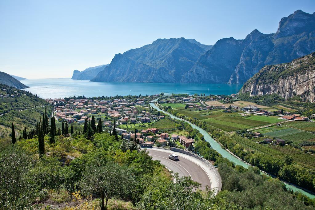 Hotel Continental - Tonelli Hotels Torbole Sul Garda Екстер'єр фото