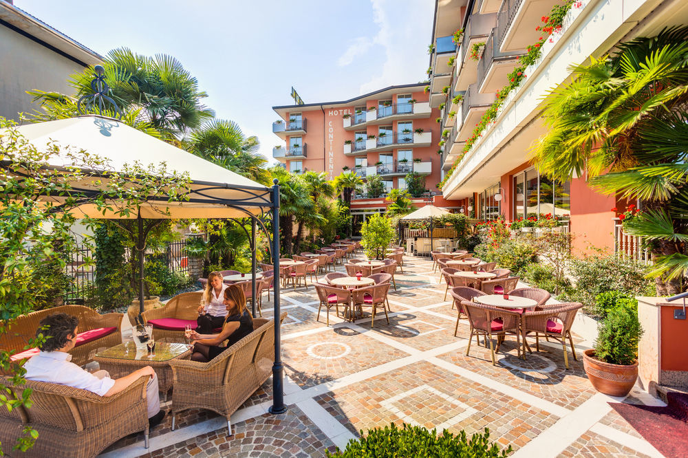 Hotel Continental - Tonelli Hotels Torbole Sul Garda Екстер'єр фото